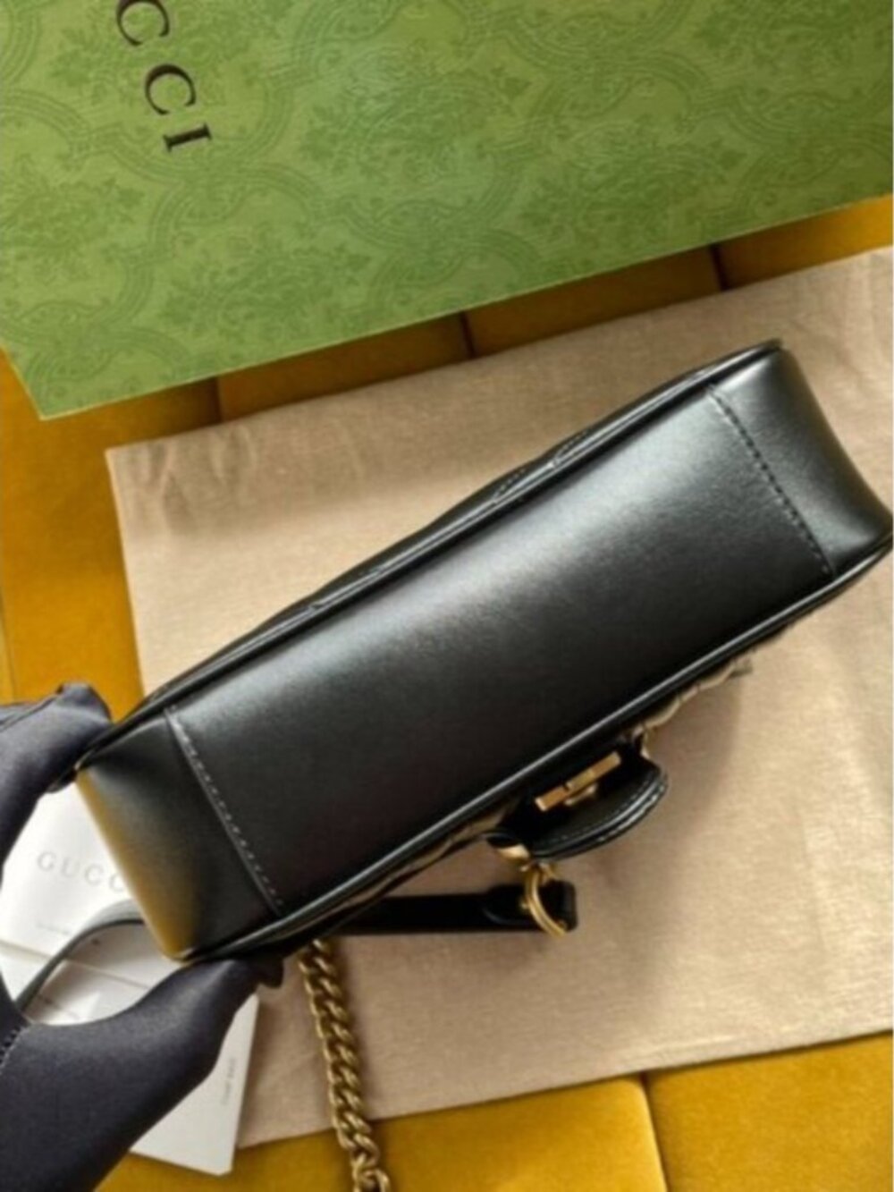 GUCCI Black Leather GG Marmont Shoulder Bag. - Picture 4 of 9